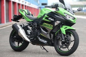 Kawasaki 2025 Ninja 250 SE