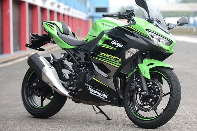 Kawasaki 2025 Ninja 250 SE