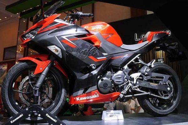 Kawasaki 2025 Ninja 250 SE (MDP)