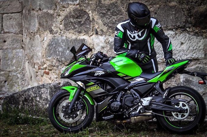 Kawasaki New Ninja 650 SE