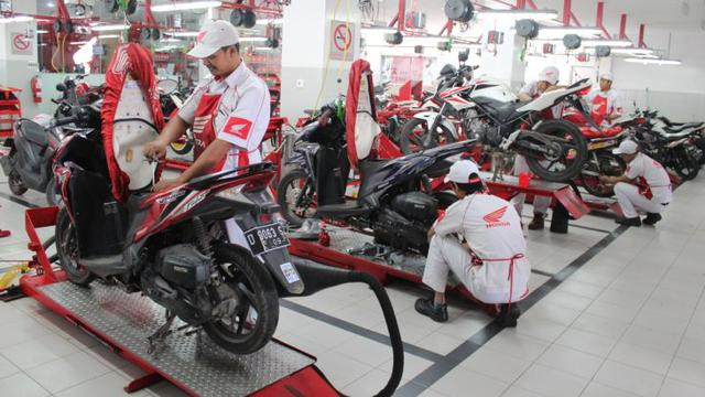 Pelayanan Servis Motor Paket Lengkap