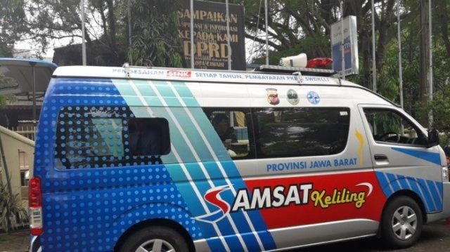 Mobil SAMSAT Corner Bandung Parkir