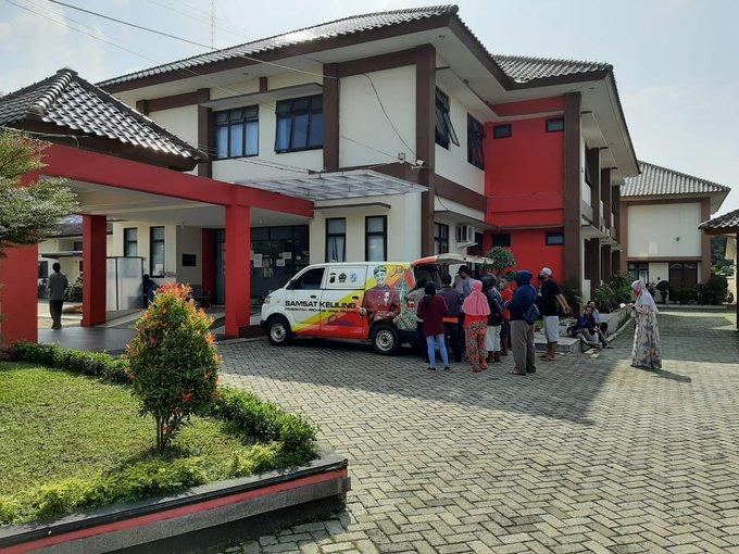 Kantor SAMSAT Induk yang ada di lokasi