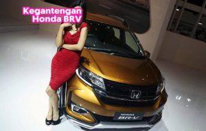 Menilik kegantengan honda Brv- berpose dengan SPG Sales girl dari Honda Cantik dan Seksi