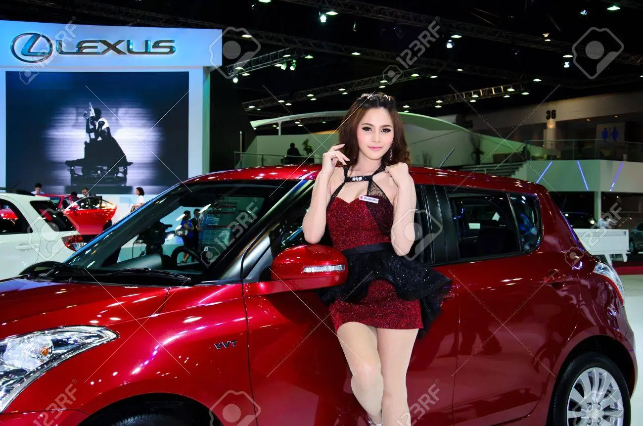 Suzuki Swift Girl SPG Mobil Anak Muda Keren dan Seksi