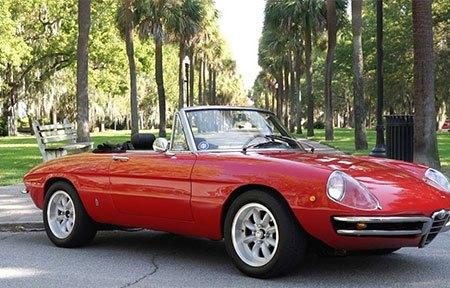 Mobil Klasik Alfa Romeo Duetto Spider